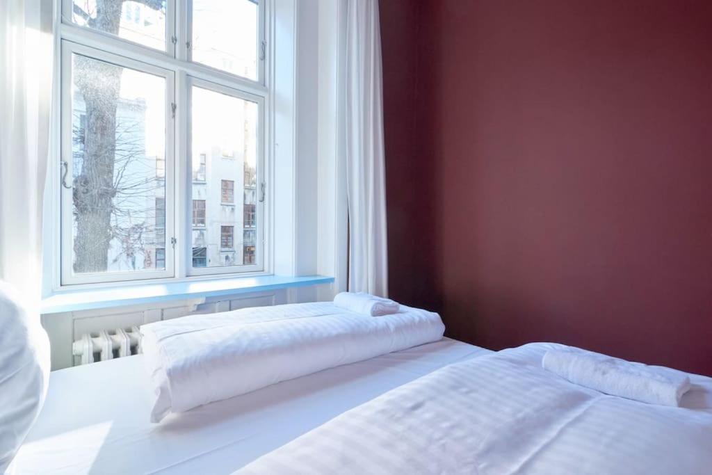 Moderen And Sleek 3Br With Bath By The Lakes And Metro โคเปนเฮเกน ภายนอก รูปภาพ
