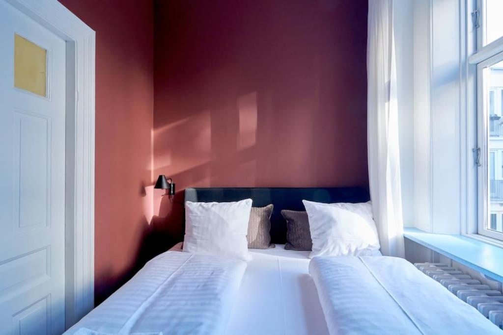 Moderen And Sleek 3Br With Bath By The Lakes And Metro โคเปนเฮเกน ภายนอก รูปภาพ