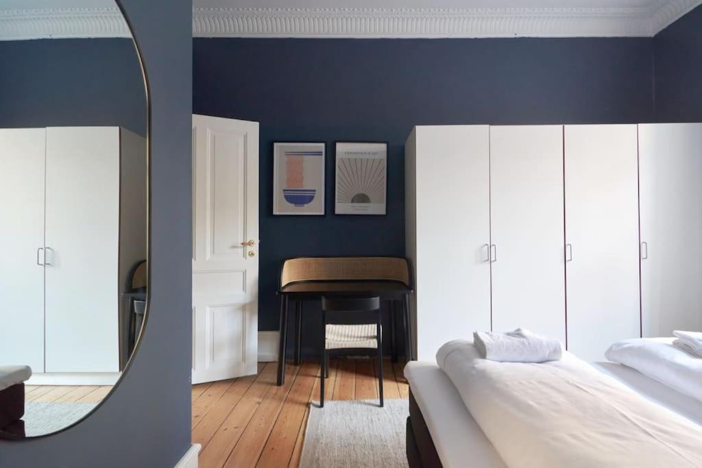 Moderen And Sleek 3Br With Bath By The Lakes And Metro โคเปนเฮเกน ภายนอก รูปภาพ